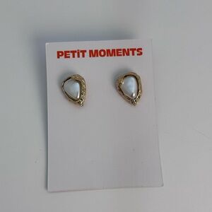 petit moments Heights Earrings in Gold pearl stud